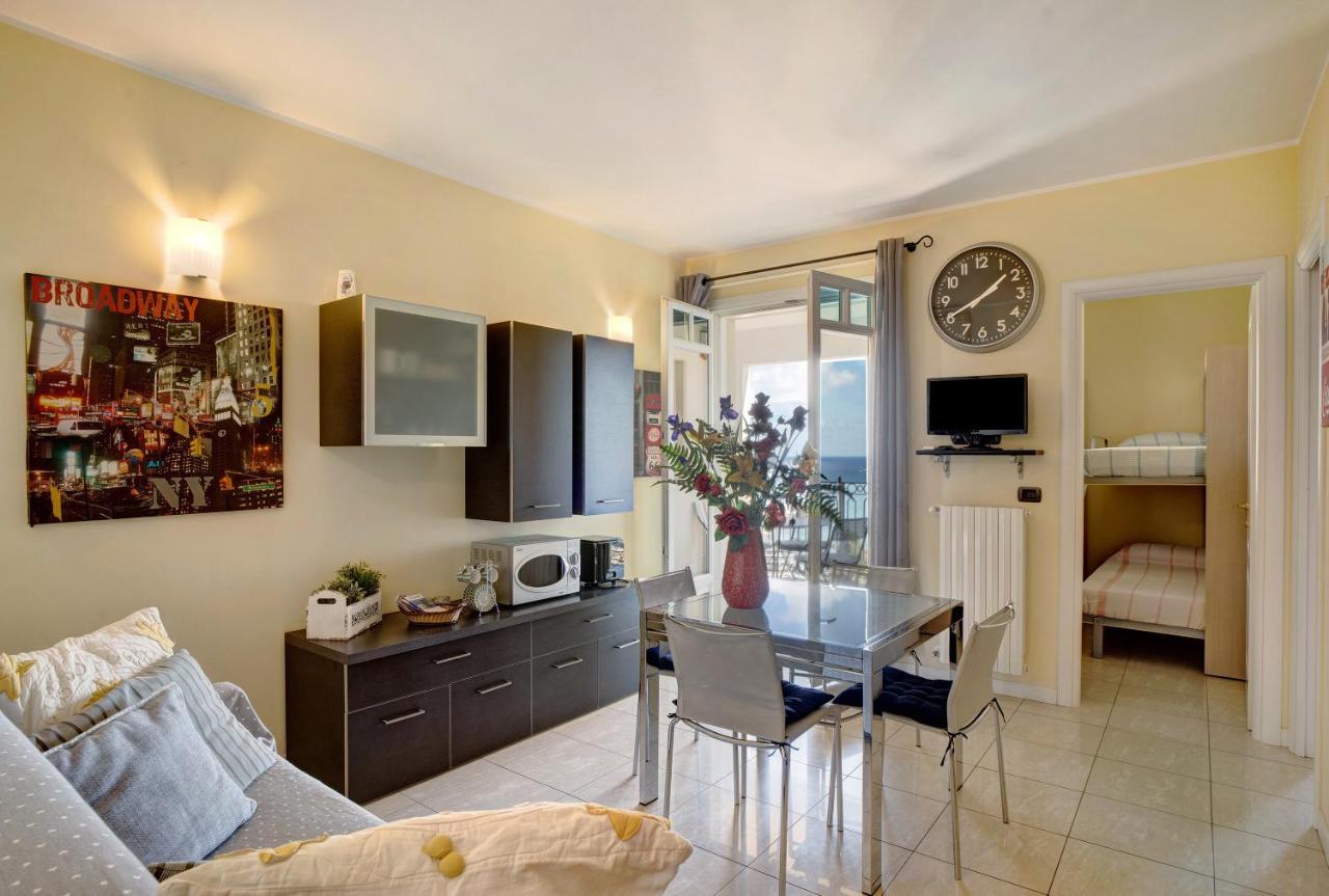 Casa Miradore 600 Mt Dal Mare Imperia Ngoại thất bức ảnh